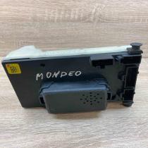93BG 14K150 AD 0124001  Fuse module Ford Mondeo MK II