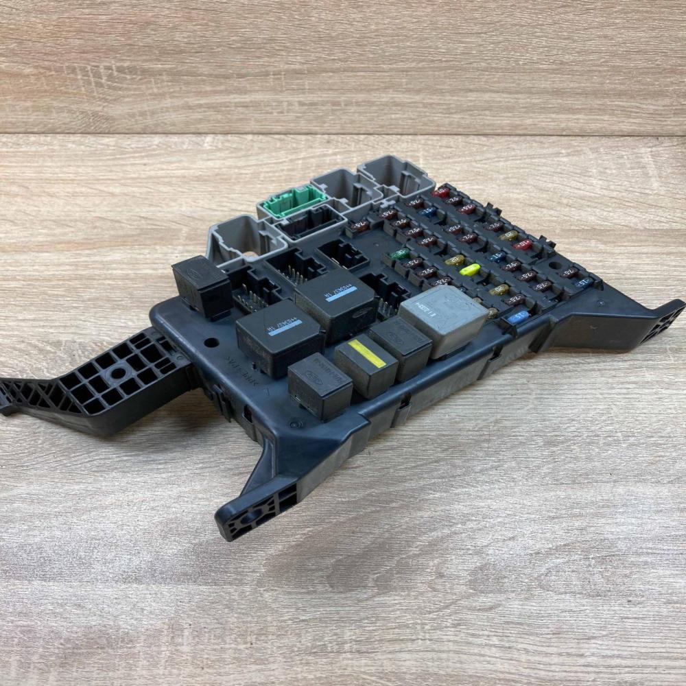 4S7T 14A073 AA 7158 7314 02  Fuse module Ford Mondeo Mk III