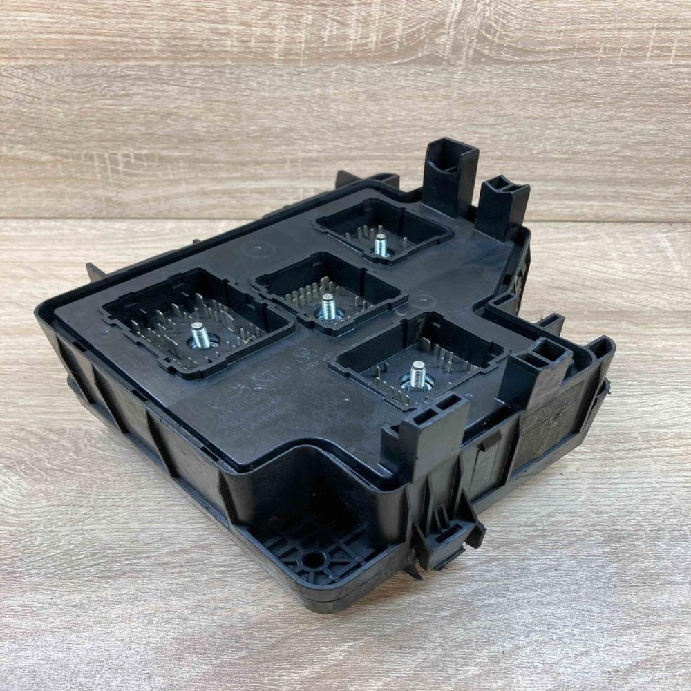 91950 2B100   Fuse module Hyundai Sonata