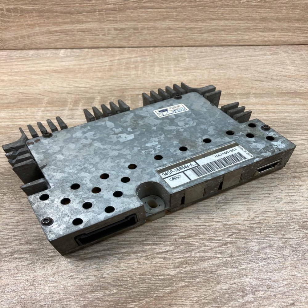 94GP 18B849 A 94AP 18T806 AA  Aerial antenna amplifier Volkswagen Sharan