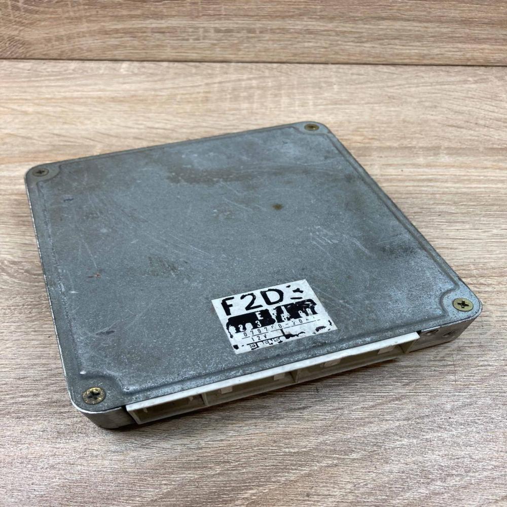 F2D3 18 881   Engine control unit/module ECU Mazda 626