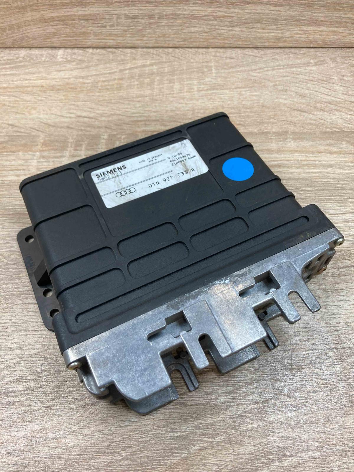 01N927733R   Gearbox control unit/module Audi A4 S4 B5 8D