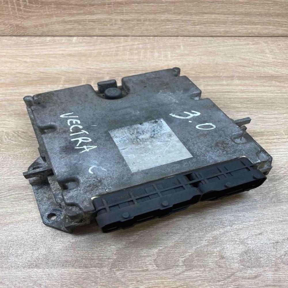 24451764 D03001  Engine control unit/module ECU Opel Vectra C