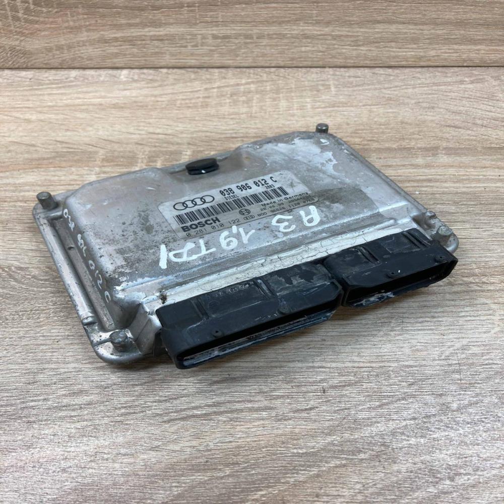 038906012C 0281010122  Engine control unit/module ECU Audi A3 S3 8L