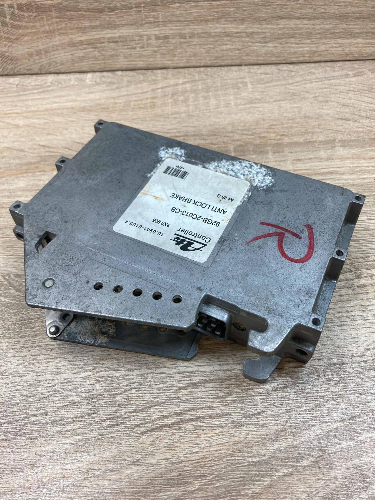 92GB 2C013 CB   ABS control unit/module Ford Scorpio