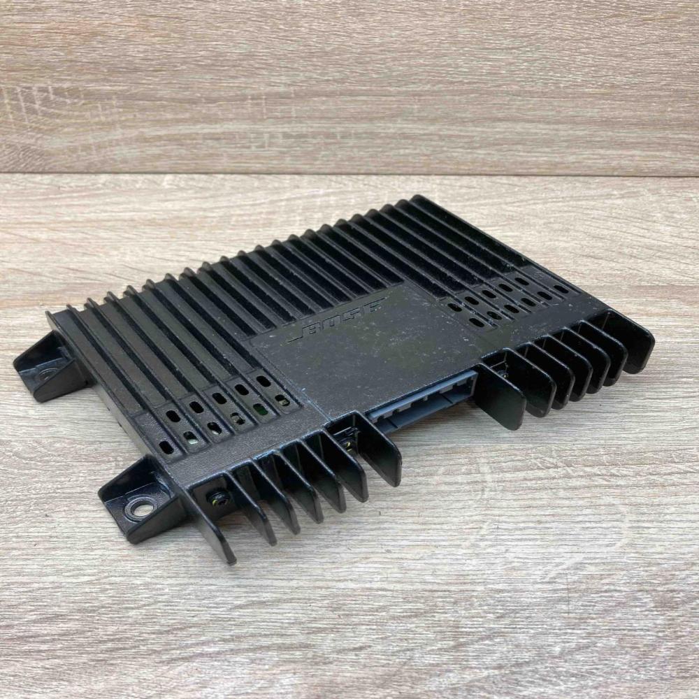 8L0035223 256014  Sound amplifier Audi A3 S3 8L