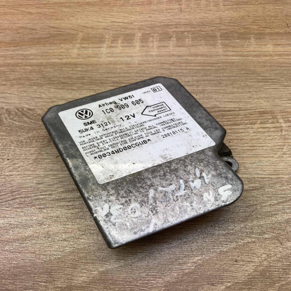 1C0909605   Airbag control unit/module Volkswagen PASSAT B5.5