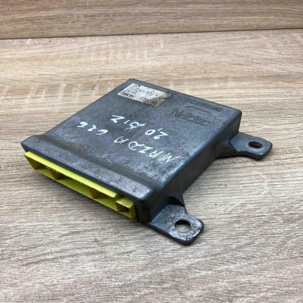GG3E 57 K30 33220 49  Airbag control unit/module Mazda 626