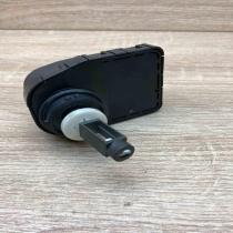 007457 00   Headlight level adjustment motor Mercedes-Benz E W210