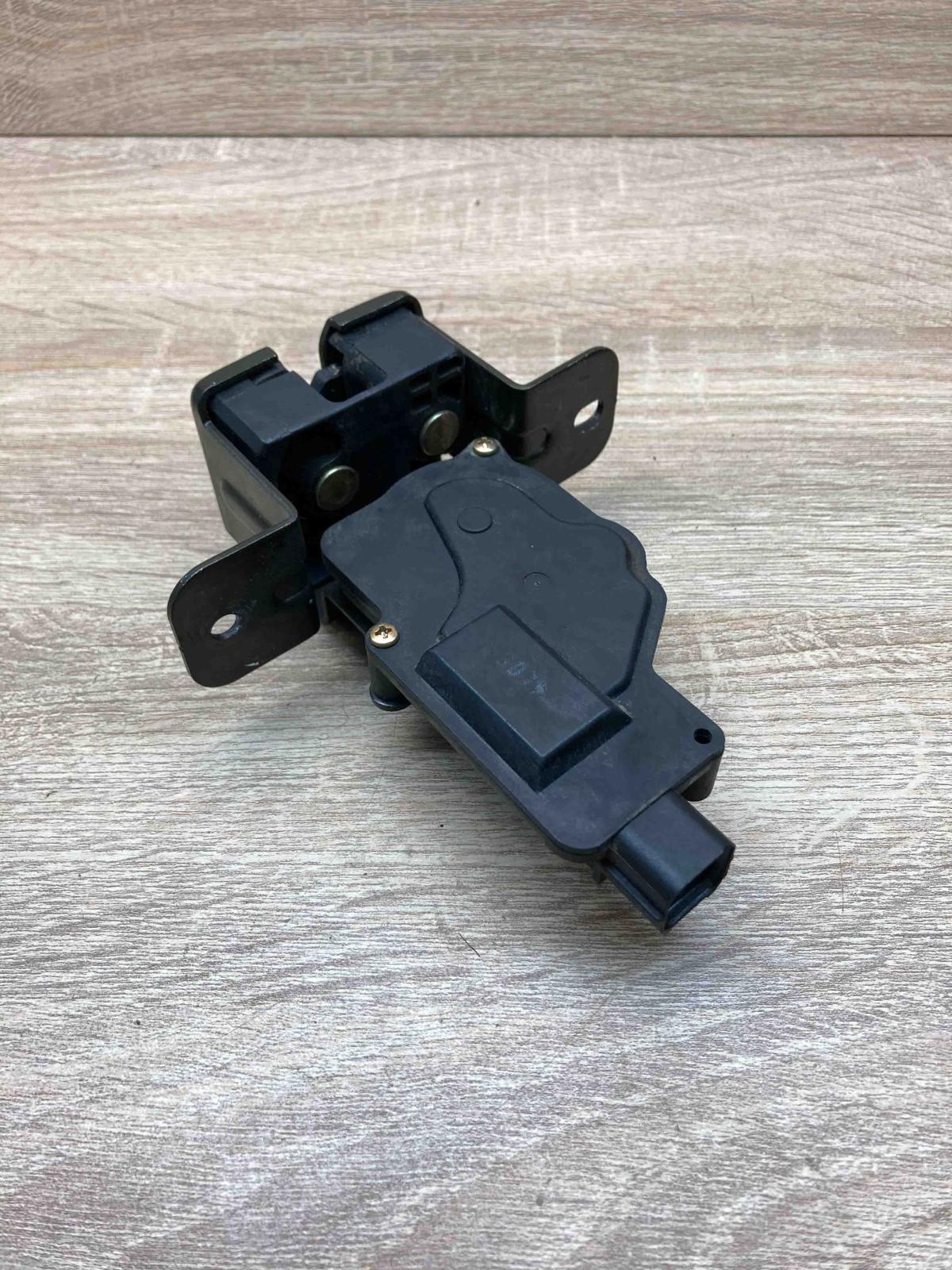 87130 3E000  Tailgate Tailgate/trunk/boot lock/catch/latch KIA Sorento