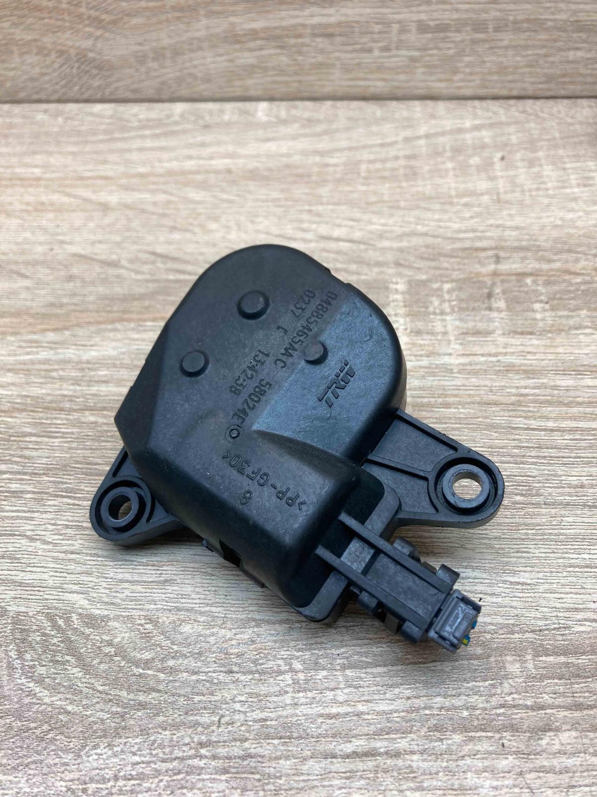 04885465AAC 58024E  Air flap motor/actuator Chrysler Voyager