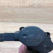 YM2H 19E616 BA 7M3907511C  Air flap motor/actuator Ford Galaxy