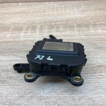 4B1820511D   Air flap motor/actuator Audi A6 S6 C5 4B