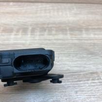 8D1820511B 0132801116  Air flap motor/actuator Volkswagen PASSAT B5