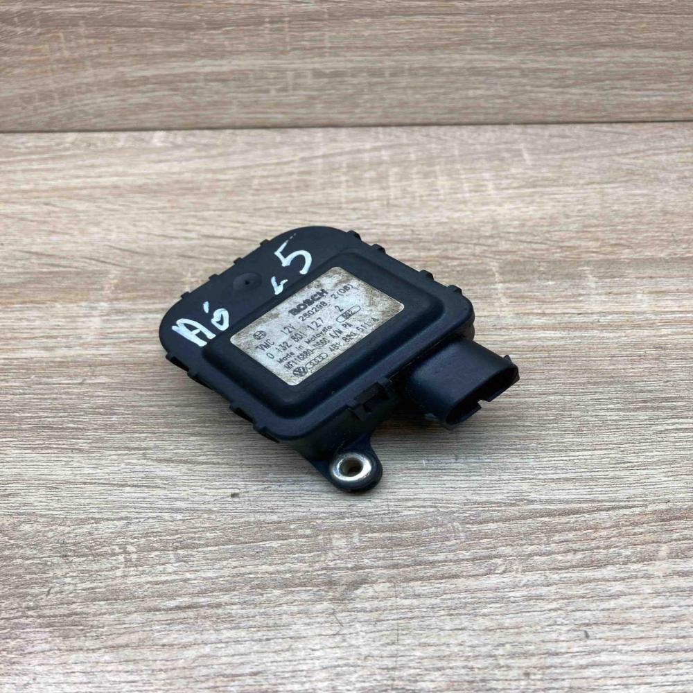 4B1820511A 0132801127 Unit Air flap motor/actuator Audi A6 S6 C5 4B