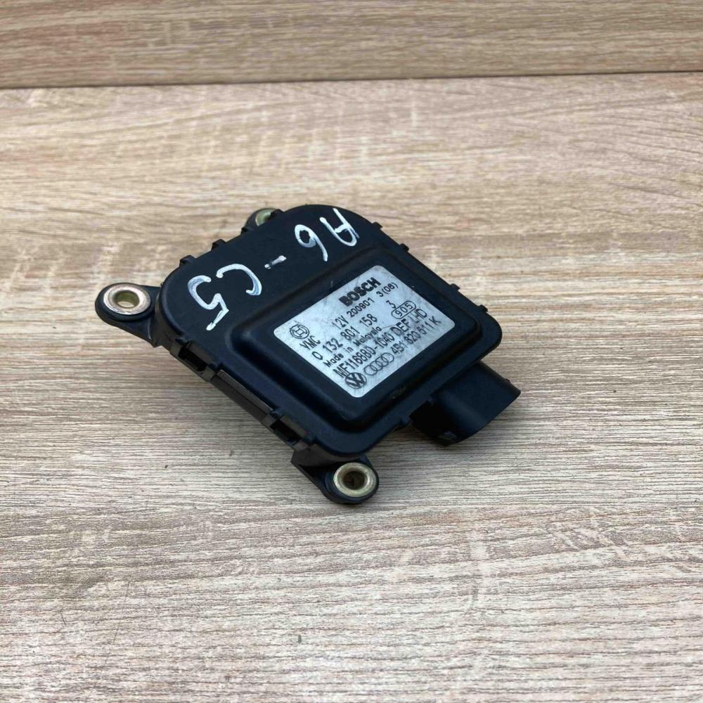 4B1820511K 0132801158  Air flap motor/actuator Audi A6 S6 C5 4B