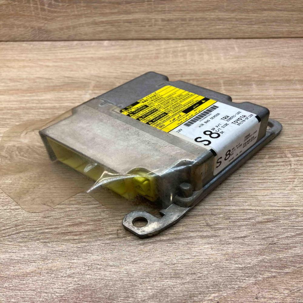 89170 0F120 220591 102  Airbag control unit/module Toyota Avensis Verso