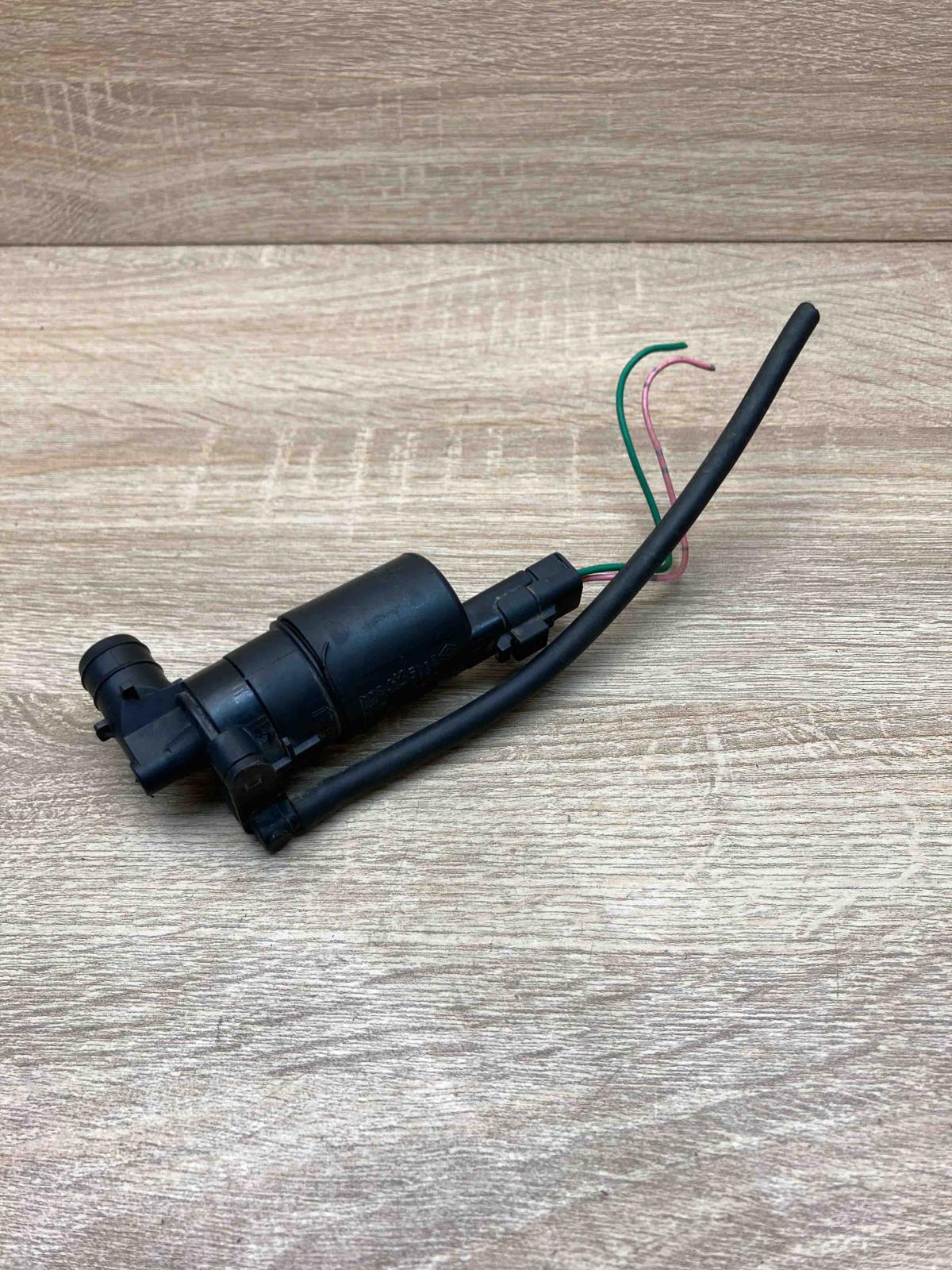 8200031805 7700430078 8200184555 Windscreen/windshield washer pump Renault Megan