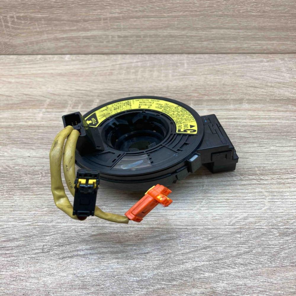 19J1158 CB  Airbag slip ring squib (SRS ring) Toyota Corolla Verso AR10
