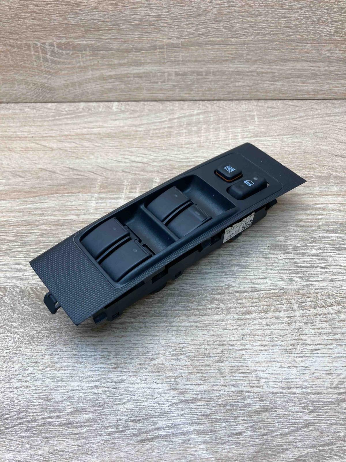 54355668D 1000412  Electric window control switch Toyota Corolla Verso AR10