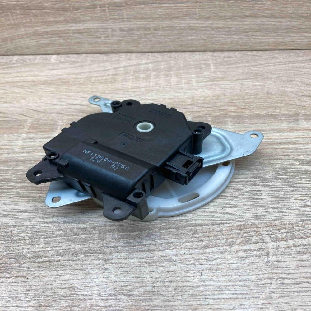 MF113800 2760   Air flap motor/actuator Toyota Avensis T250