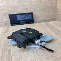 AE063700 8610   Air flap motor/actuator Toyota Avensis T250