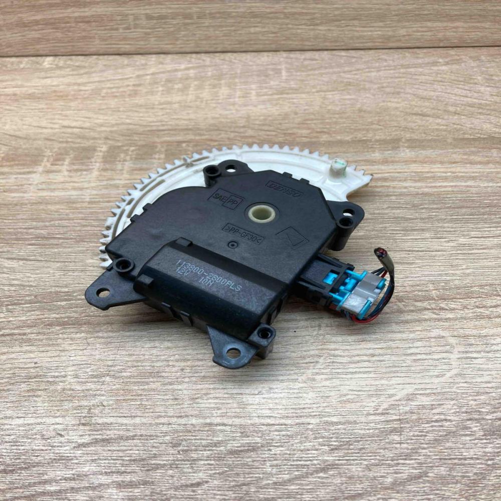 113800 2800   Air flap motor/actuator Toyota Yaris