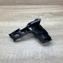 5G6807393A 3200201  Rear bumper mounting bracket Volkswagen Golf VII