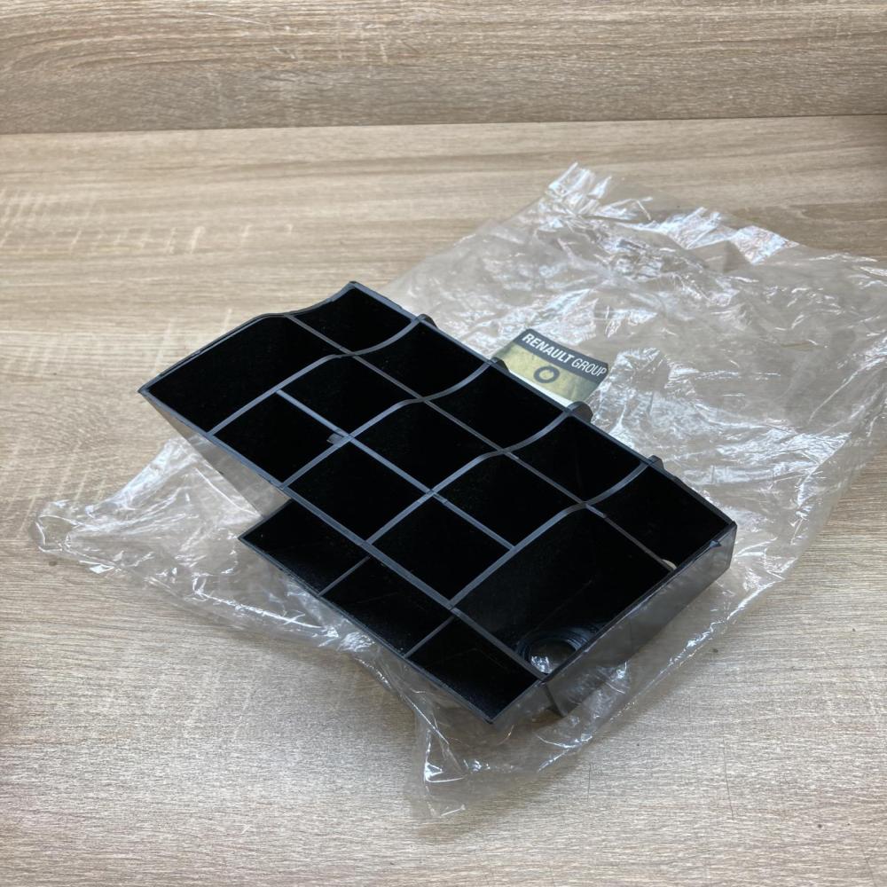 7700352113   Rear bumper mounting bracket Renault Master II