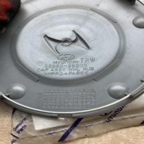52960 25200   R17 wheel hub/cap/trim Hyundai Coupe