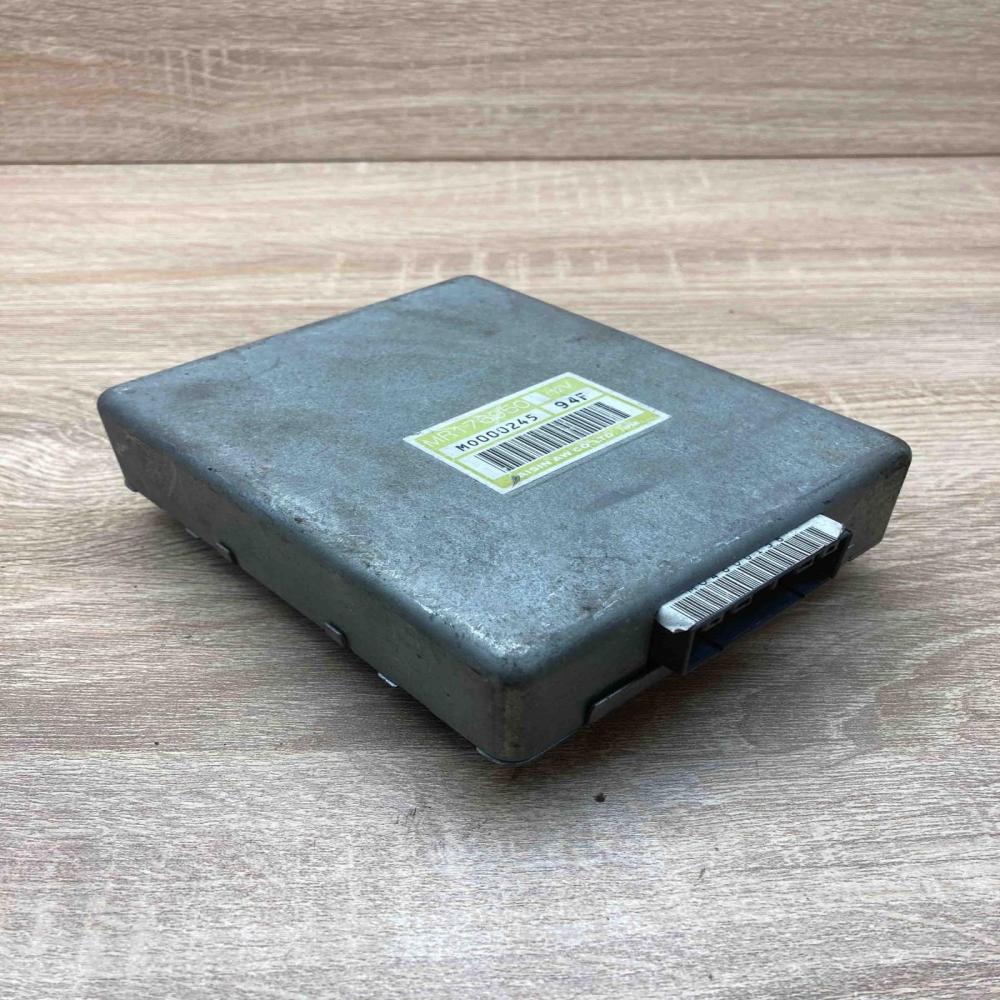 MR176950 M0000245 94F Engine control unit/module ECU Mitsubishi Carisma
