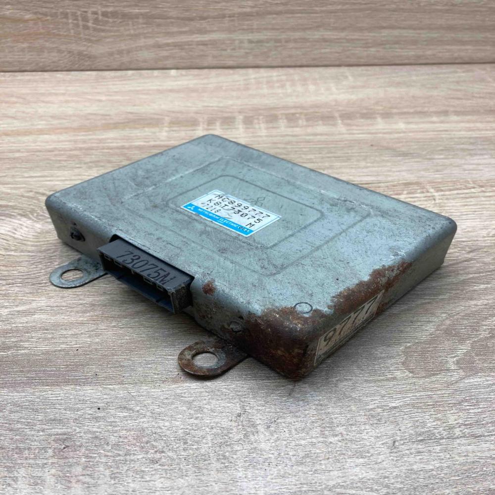 MC899777 K8T73075 7218 Engine control unit/module ECU Mitsubishi Pajero