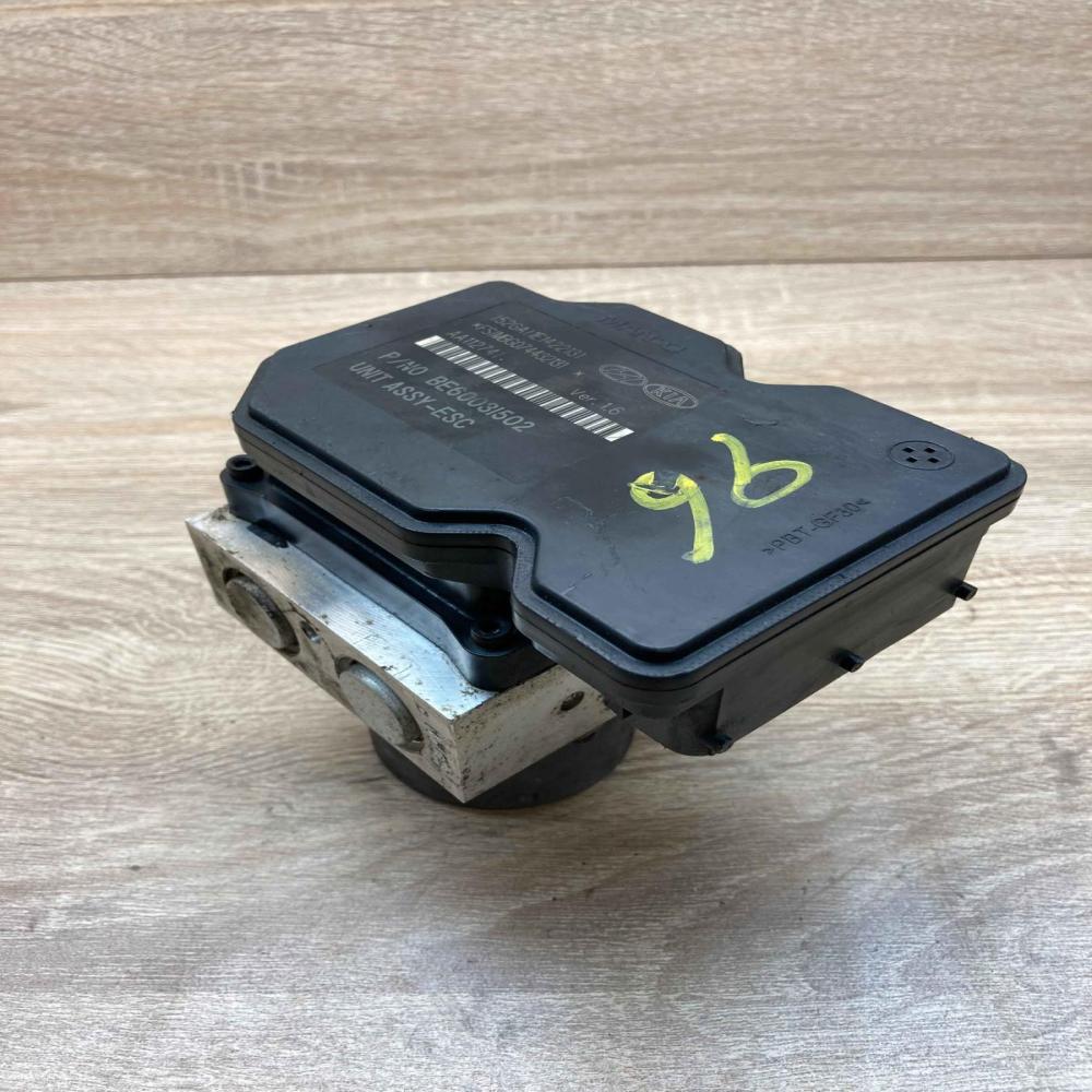 58920 3Z910   ABS Pump Hyundai i40