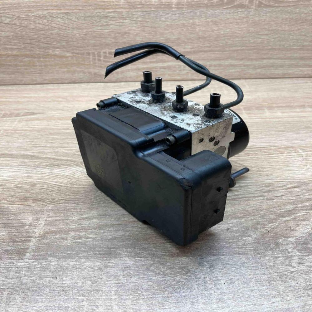 89541 0D100 44540 0D020  ABS Pump Toyota Yaris
