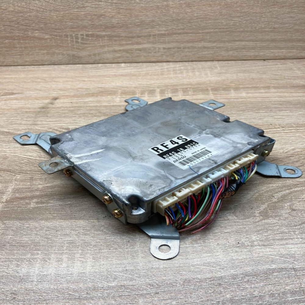 RF4S 18 881C 275800 5792 RF4S Engine control unit/module ECU Mazda 323 F