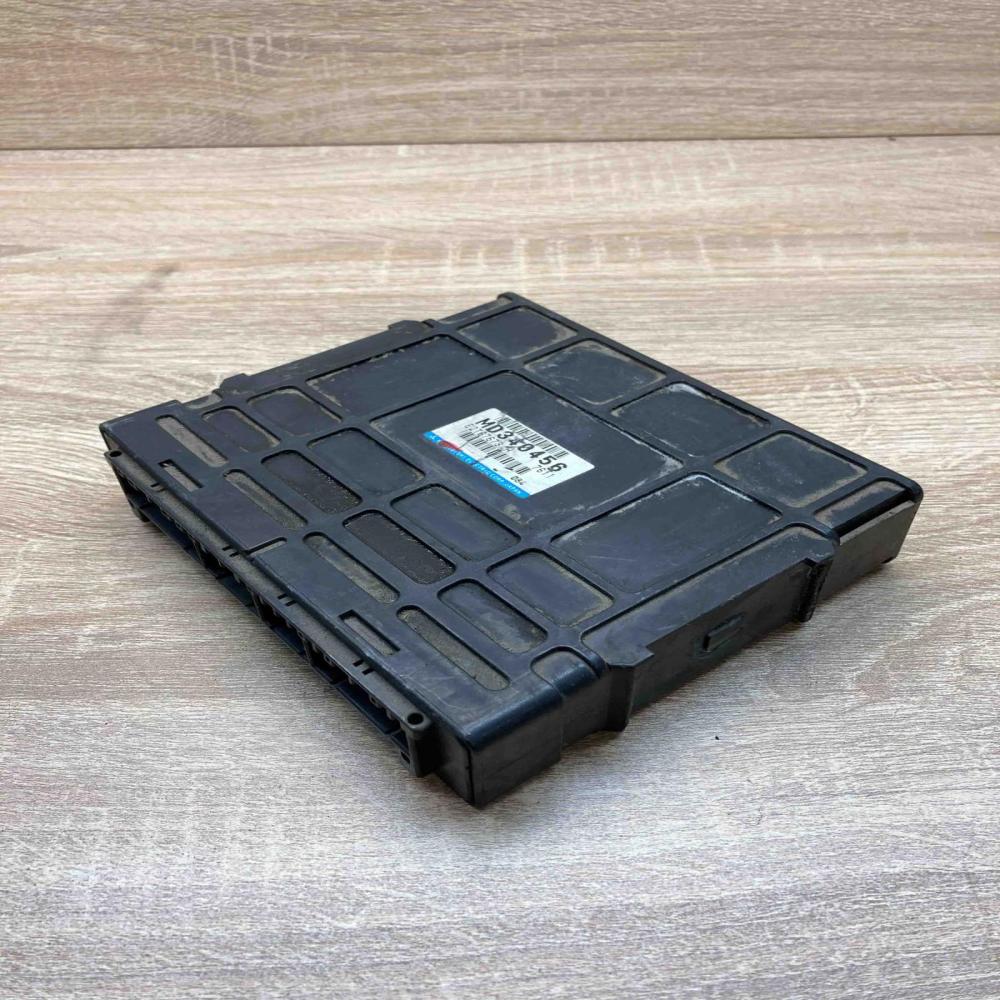 MD340456 E2T67673H  Engine control unit/module ECU Mitsubishi Galant