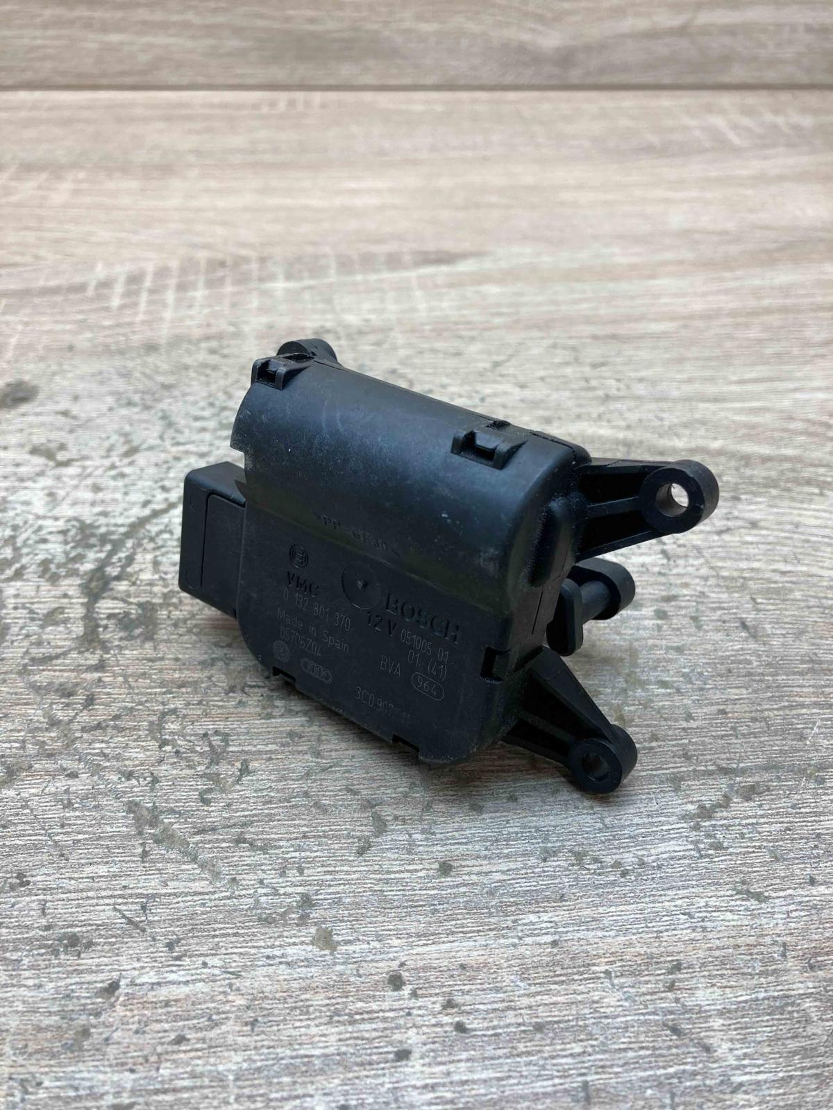 0132801370 05706Z04 130608 02 Air flap motor/actuator Volkswagen PASSAT B7