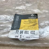 7704001432   Power steering pump mounting bracket Renault Master I