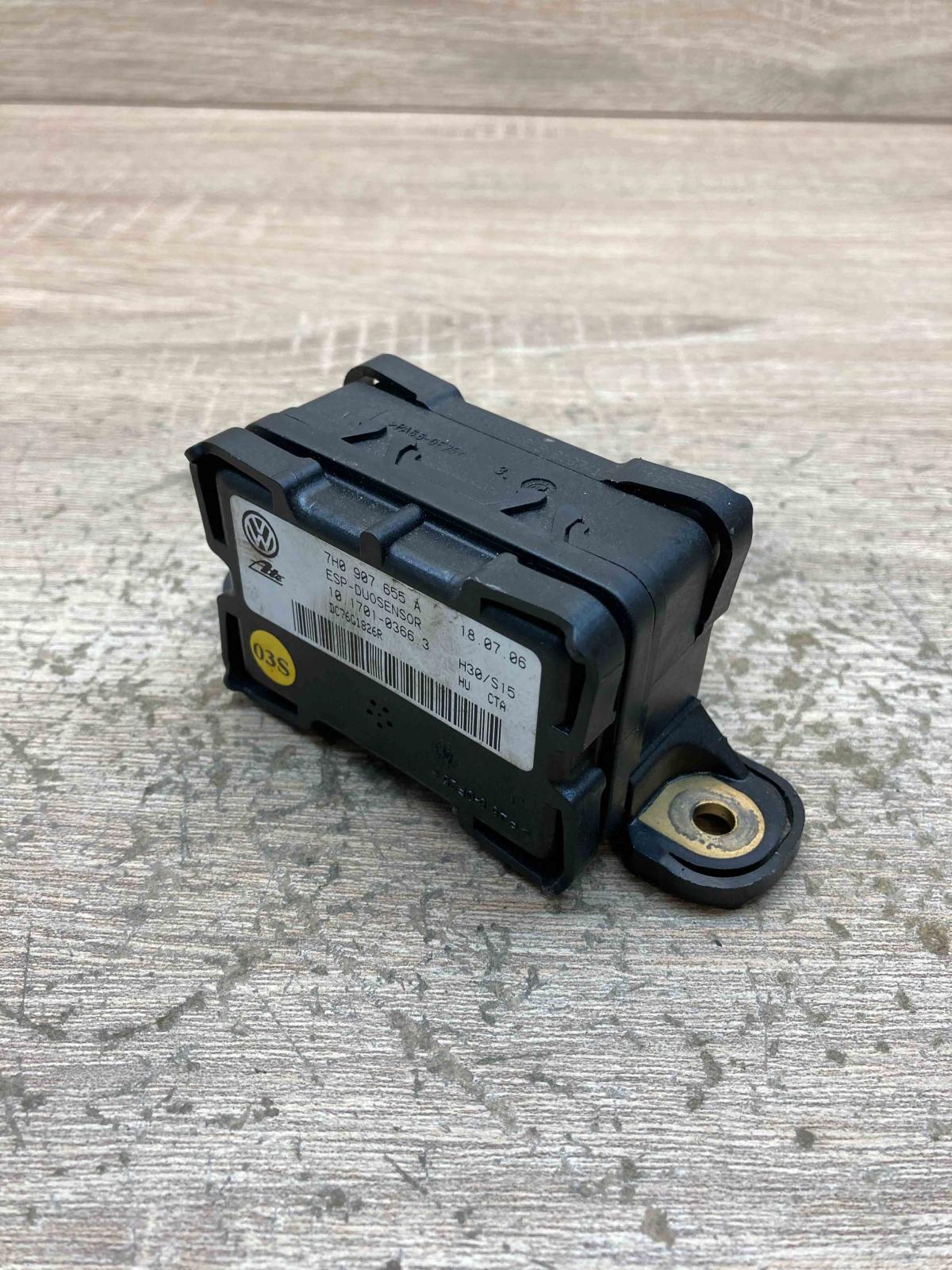 7H0907655A   ESP acceleration yaw rate sensor Volkswagen Touran I