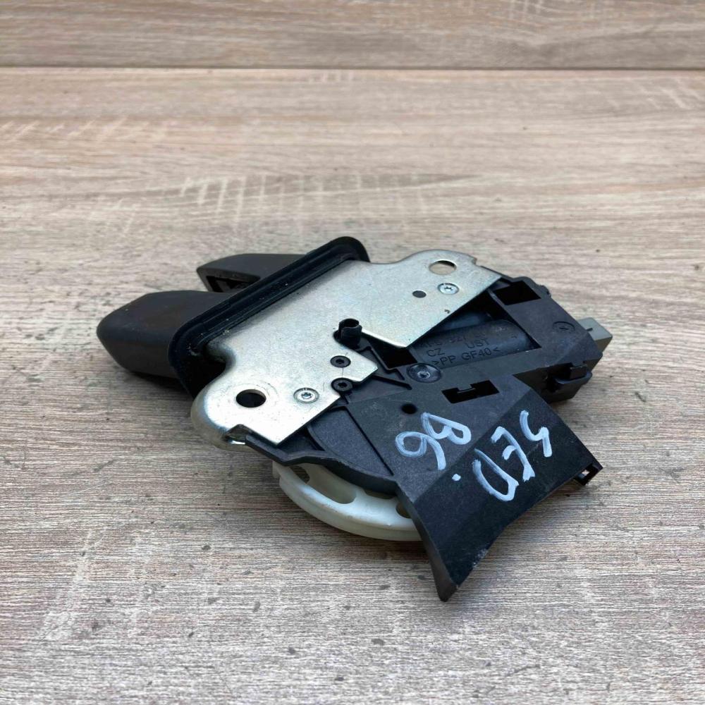 4F5827505D   Tailgate/trunk/boot lock/catch/latch Audi A4 S4 B8 8K