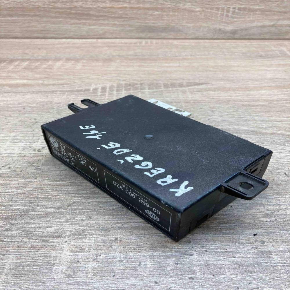 1387621 5ZA006299 00  Door central lock control unit/module BMW 3 E36