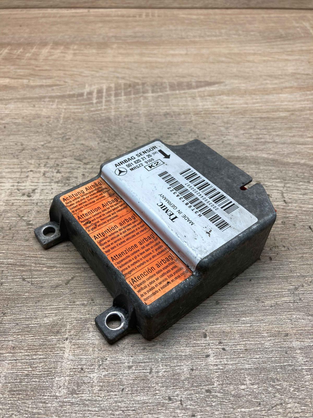0018202126 K2  Airbag control unit/module Mercedes-Benz Sprinter W901 W902 W903