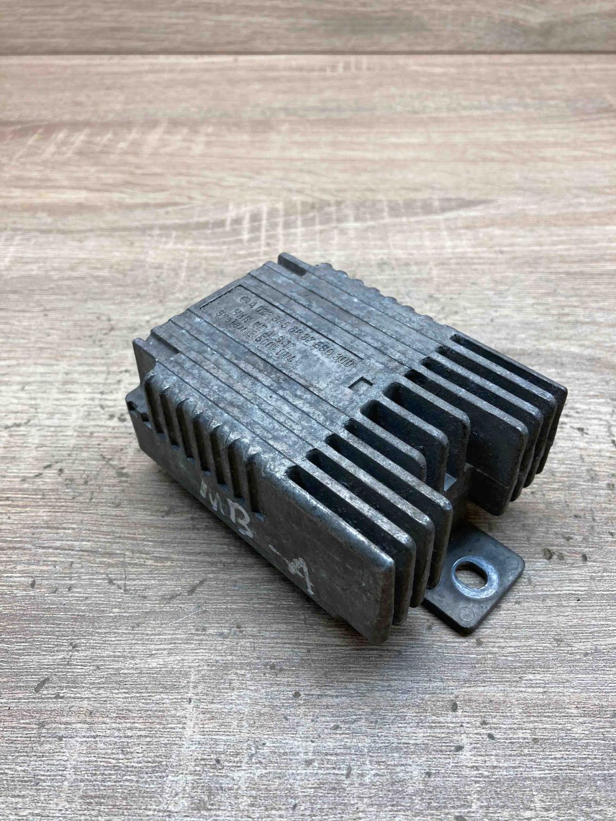 A0235456832   Coolant fan relay Mercedes-Benz A W168