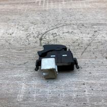607 3y65   Electric window control switch Toyota Corolla E100