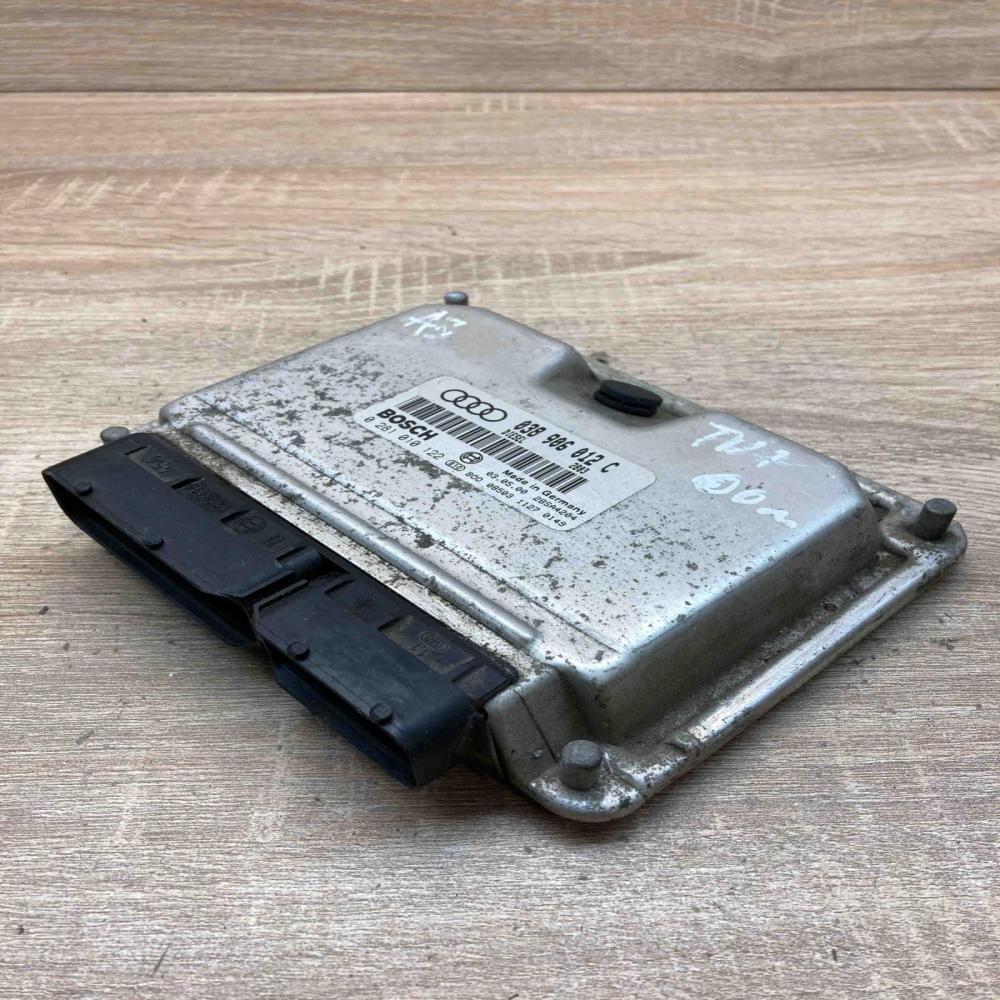 038906012C 0281010122  Engine control unit/module ECU Audi A3 S3 8L