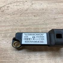 4B0959643B Used  Airbag deployment crash/impact sensor Audi A6 S6 C5 4B