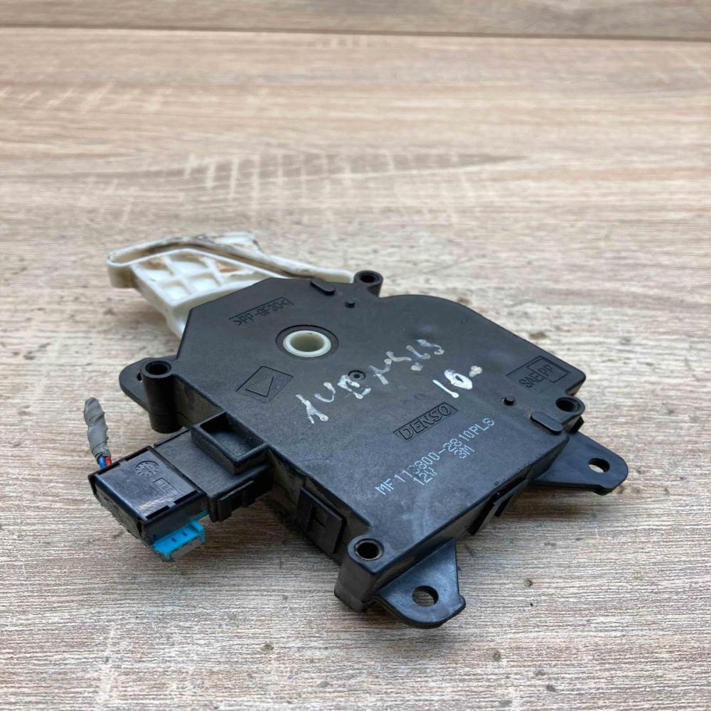 113800 2810   Air flap motor/actuator Toyota Avensis T270