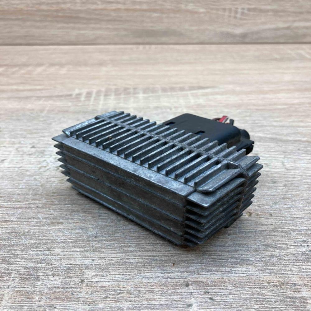 55353011 51299014A  Glow plug pre-heat relay Opel Astra H