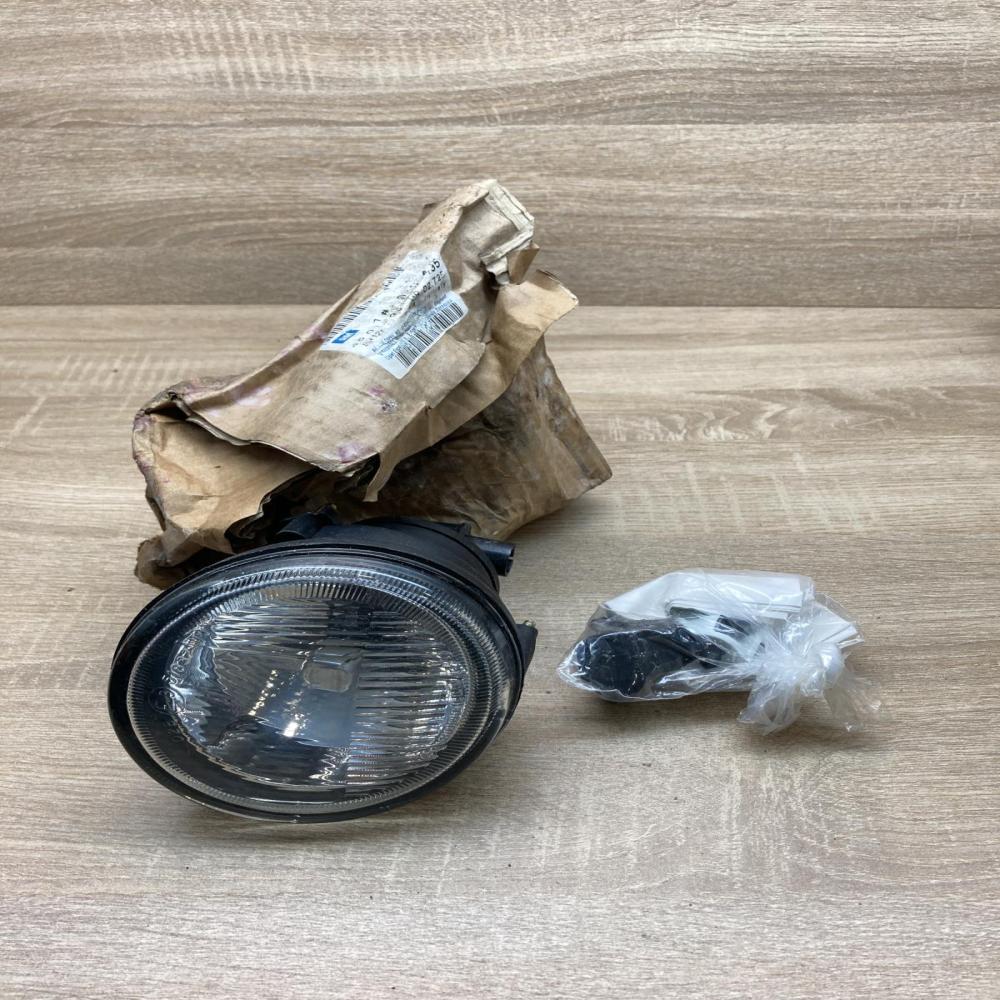 7700838257   Front fog light Renault Megane I