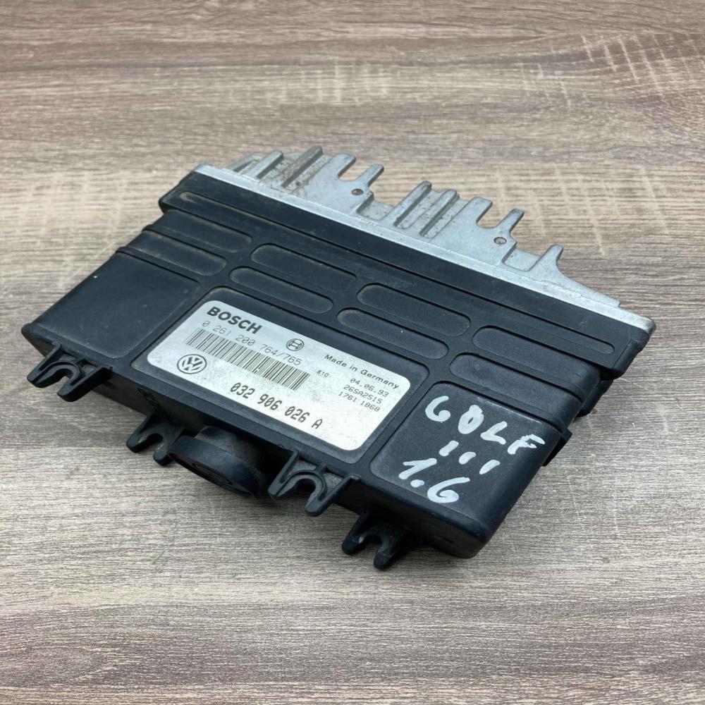 032906026A 0261200764  Engine control unit/module ECU Volkswagen Golf III